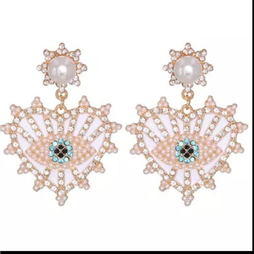 NWOT Rhinestone Eyeball Heart Earrings